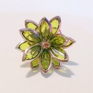 Hand Made Gold Tone Green Crystal Petal Fashion Flower Ring Size 8 1/4